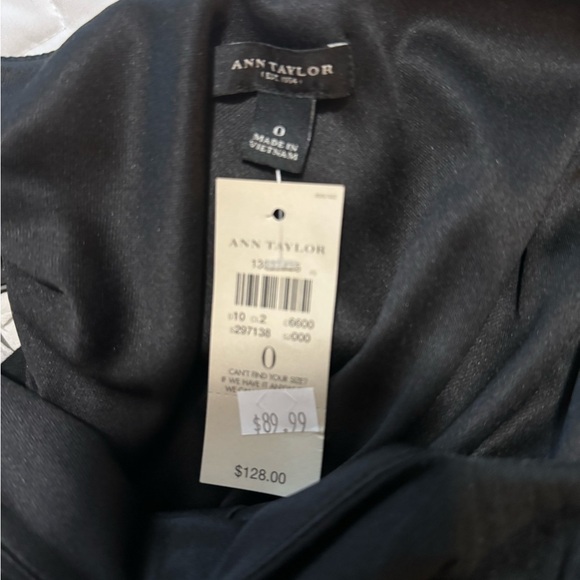 Ann Taylor pleats dress - Picture 4 of 6